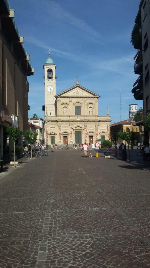 B&B Honey Rooms Saronno Exterior photo