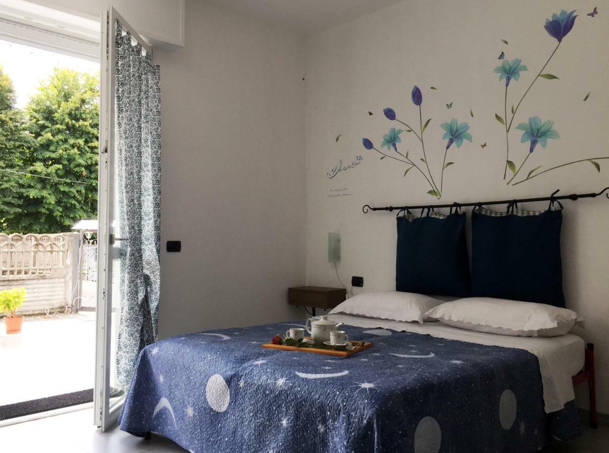 B&B Honey Rooms Saronno Exterior photo